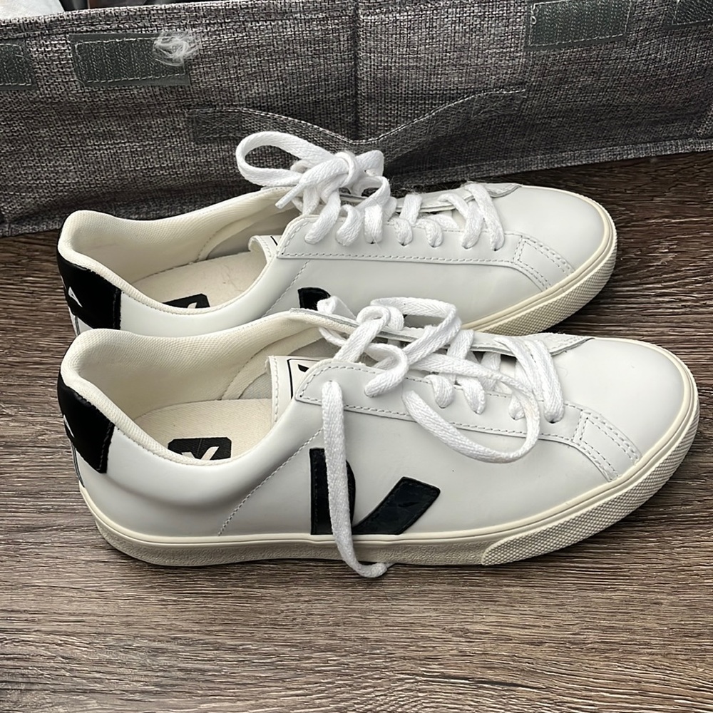 Veja Sneakers